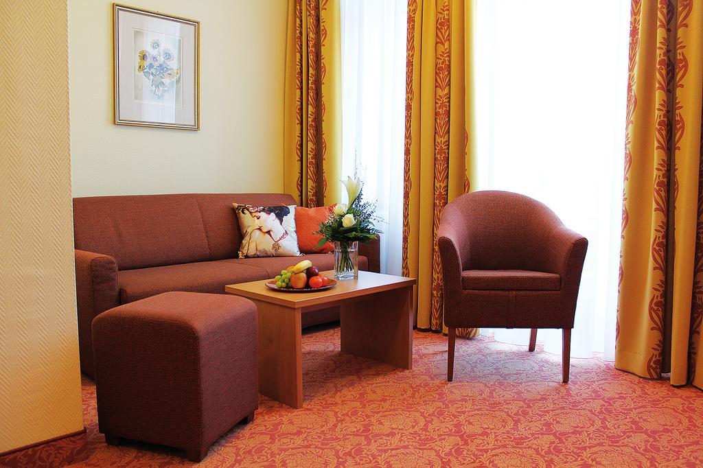 Vitalhotel Am Stadtpark Superior Бад-Гарцбург Экстерьер фото