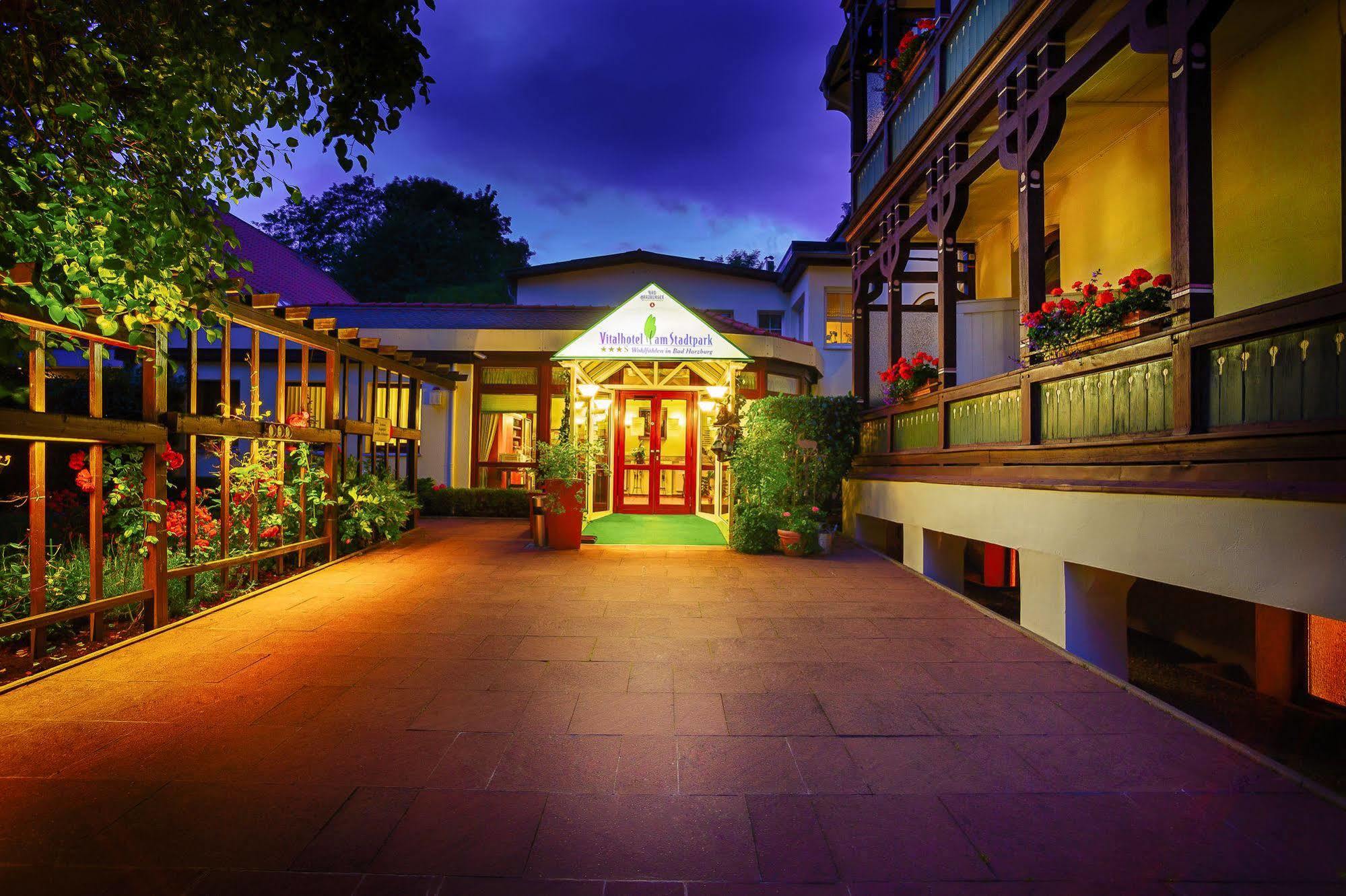 Vitalhotel Am Stadtpark Superior Бад-Гарцбург Экстерьер фото