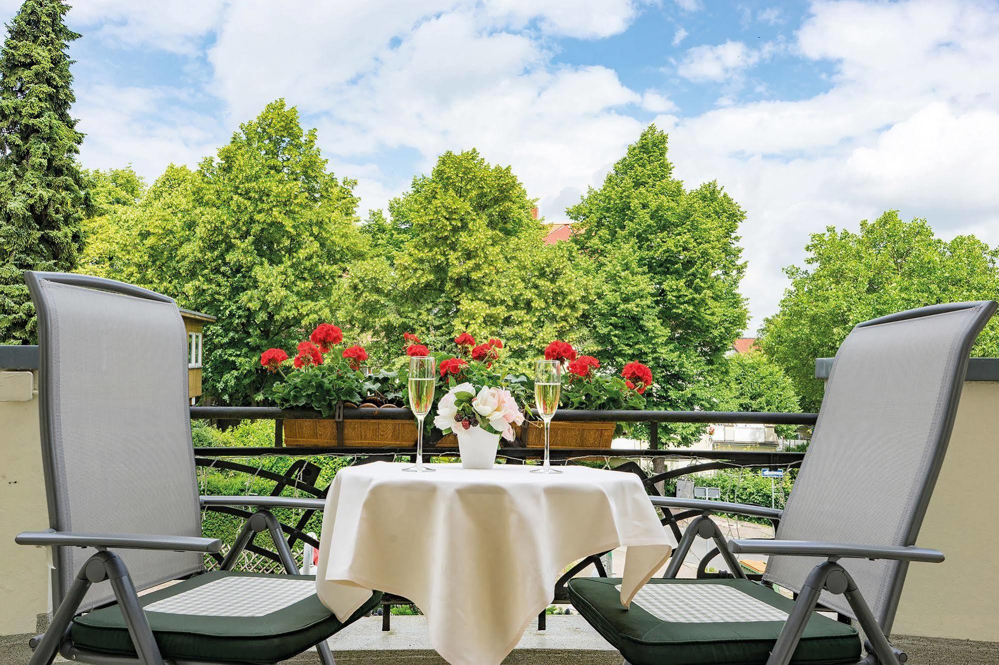 Vitalhotel Am Stadtpark Superior Бад-Гарцбург Экстерьер фото