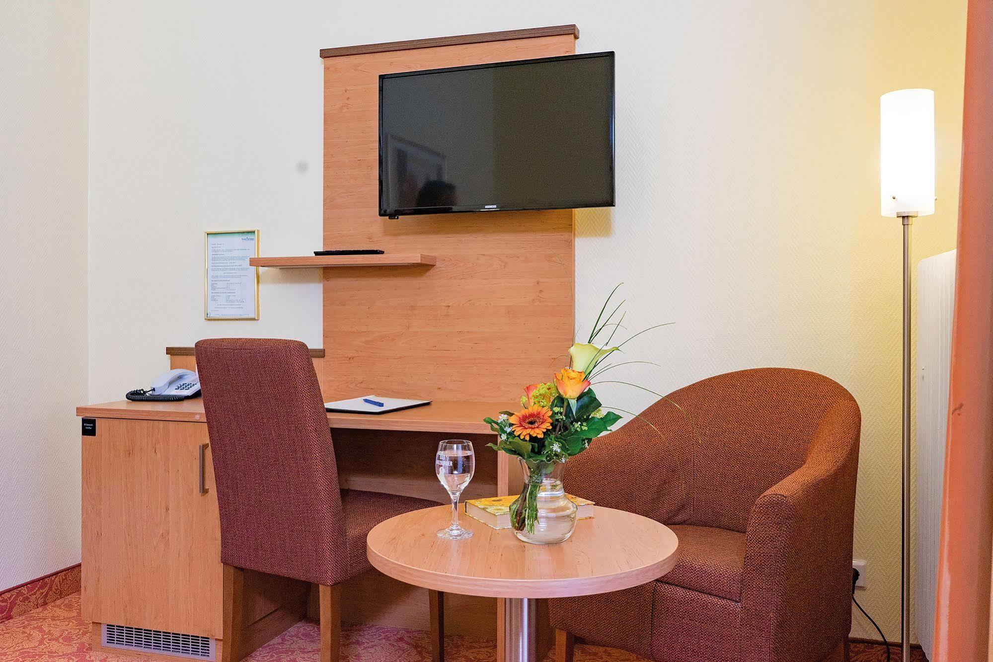 Vitalhotel Am Stadtpark Superior Бад-Гарцбург Экстерьер фото